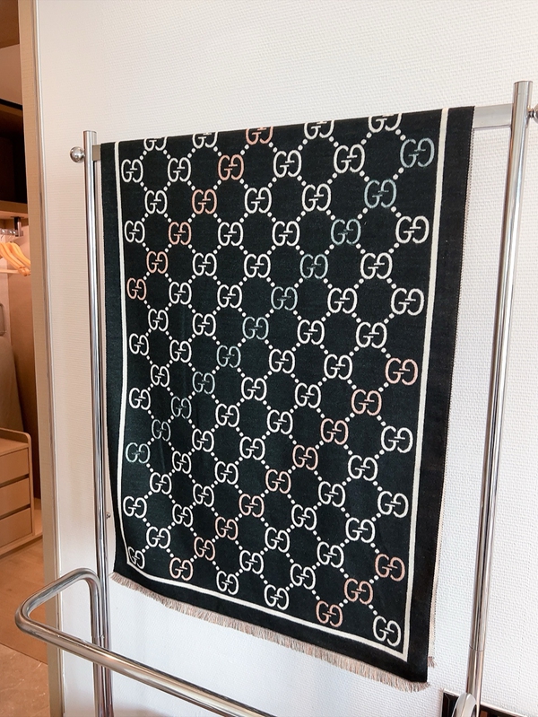 ブランドマフラー角部分ディテール